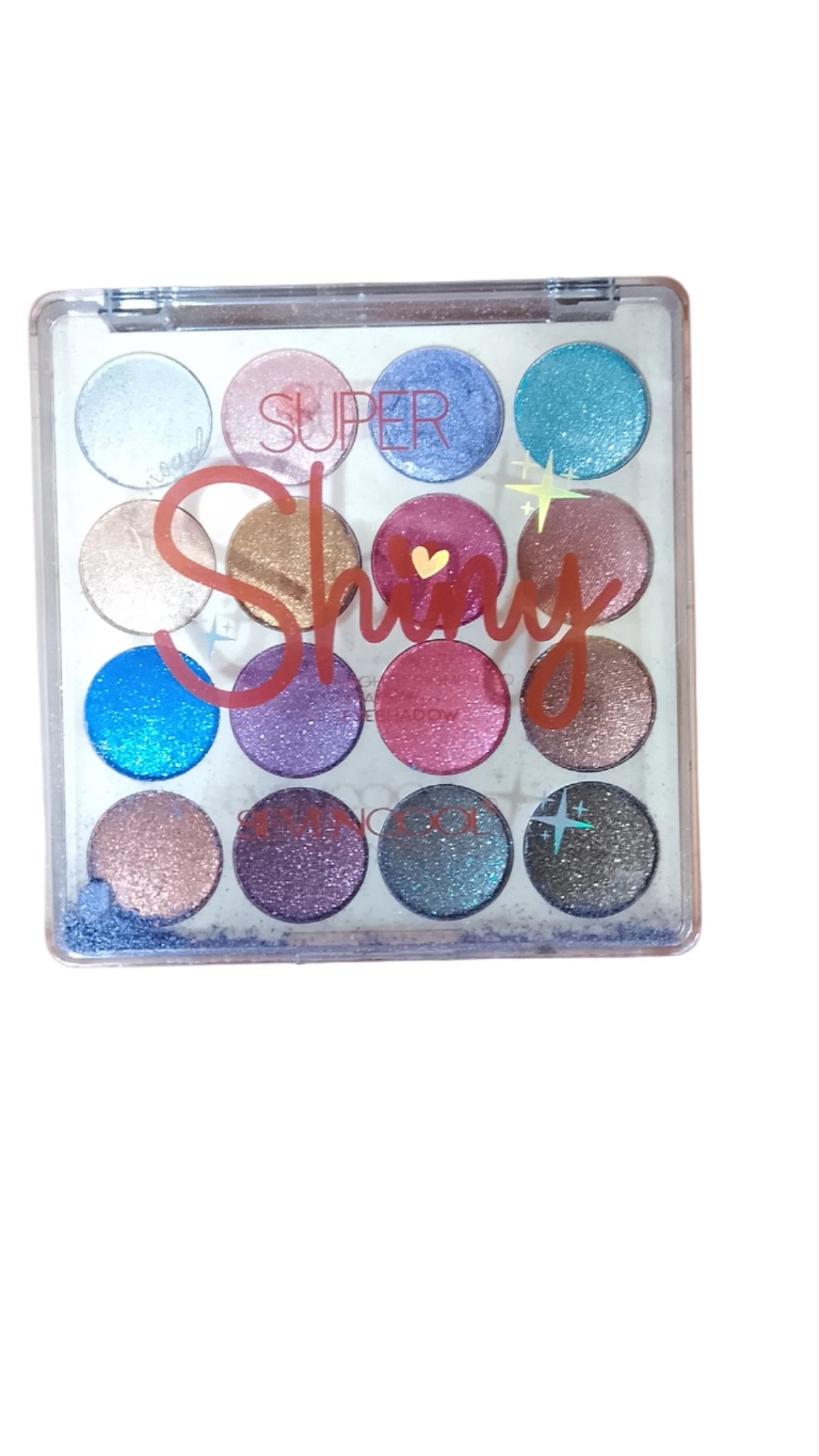 Super shiny Eyeshadow Makeup